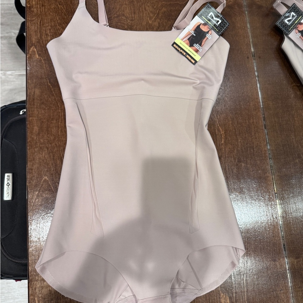 Maidenform sculpts Shapewear Bodysuit